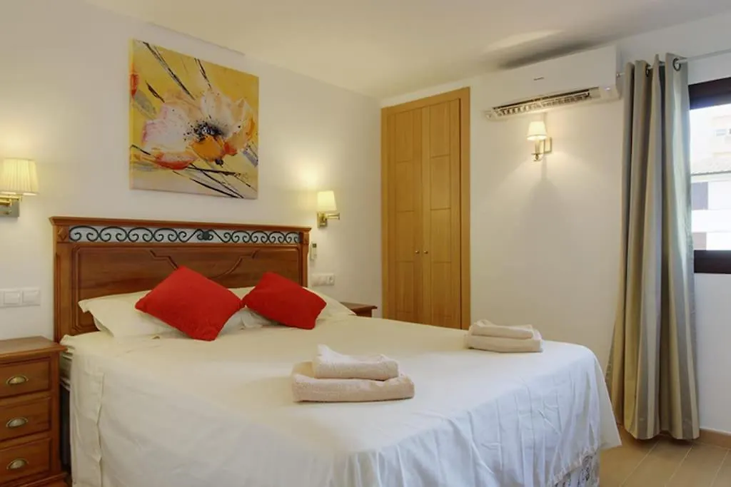 Beautiful, Very High Quality 2 Bed Apartment Fuengirola