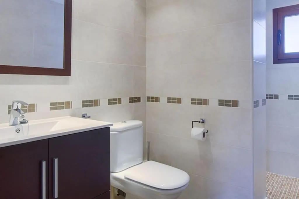 Beautiful, Very High Quality 2 Bed Apartment Fuengirola