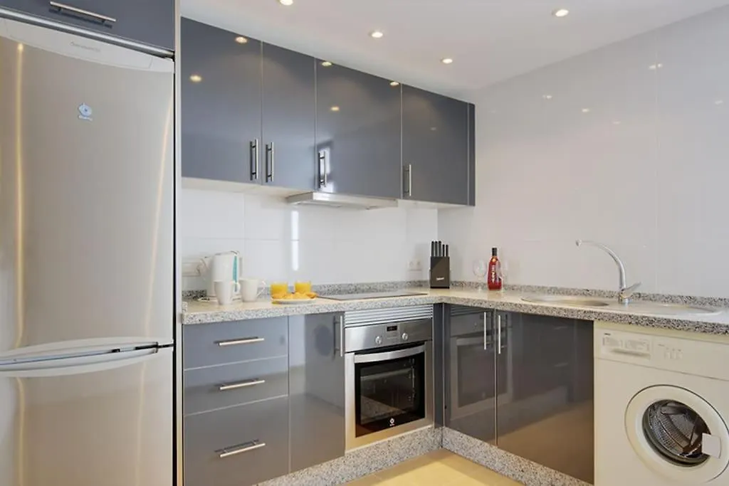 Beautiful, Very High Quality 2 Bed Apartment Fuengirola